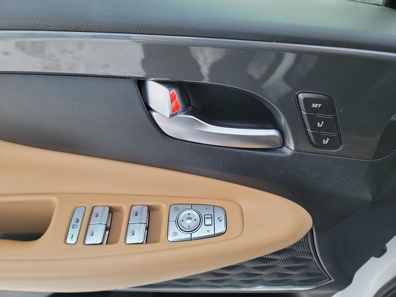 Thumbnail: 2023 Hyundai Santa Fe - 11