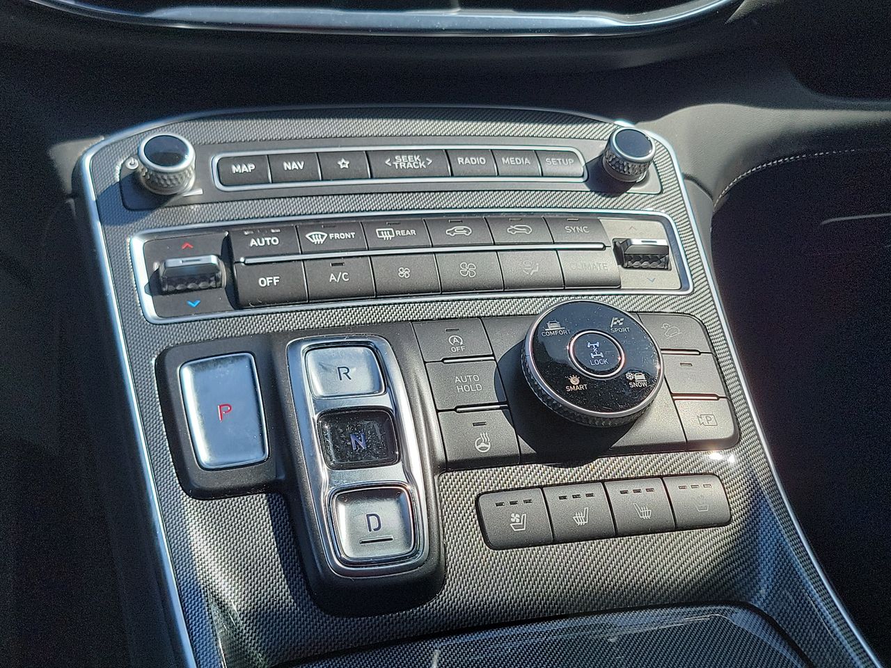 2023 Hyundai Santa Fe Limited 18