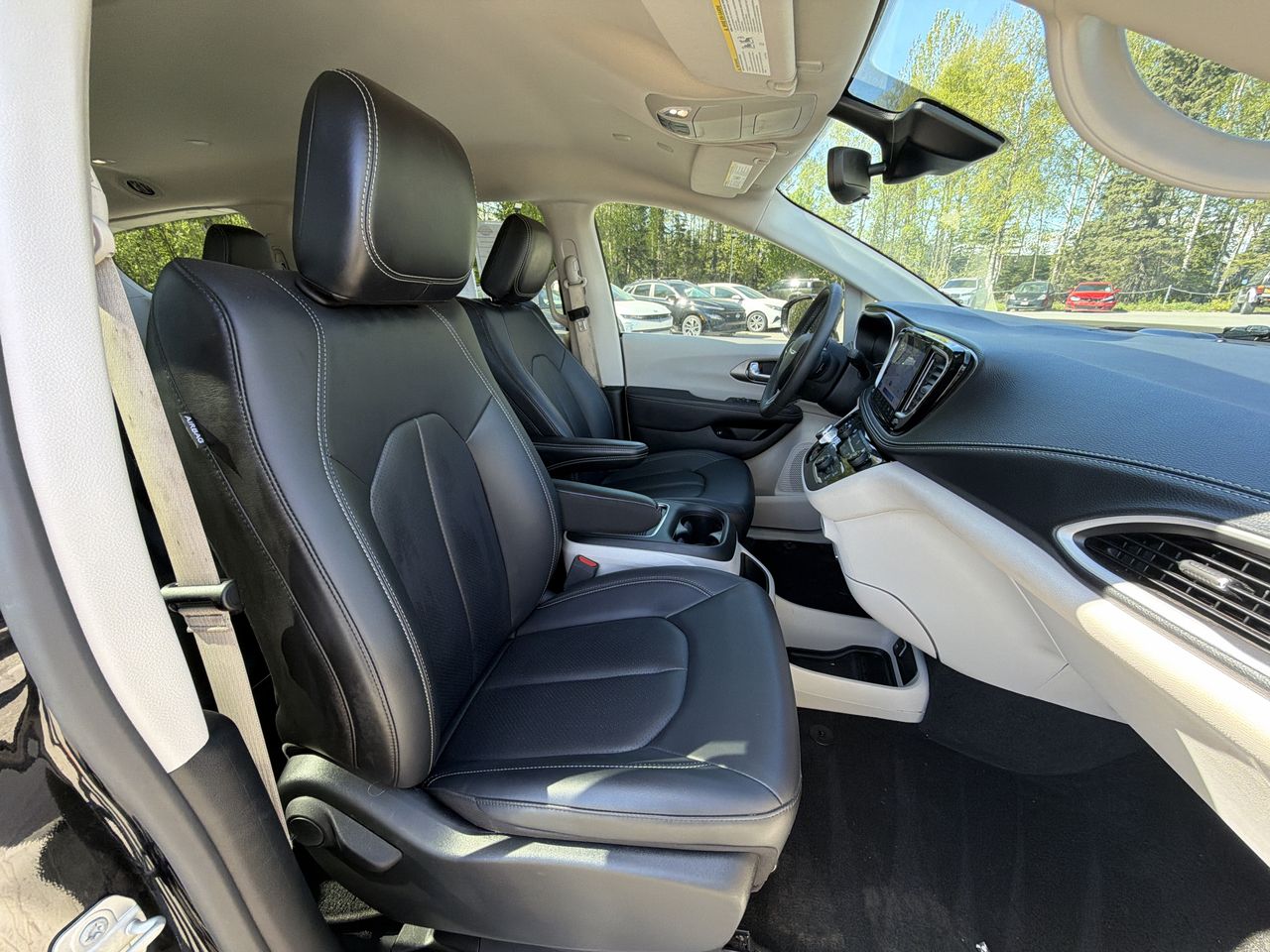 Thumbnail: 2024 Chrysler Pacifica - 20