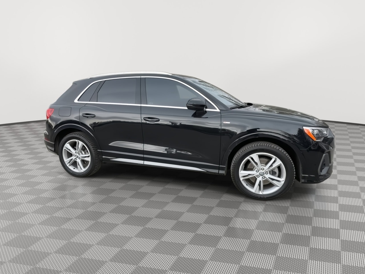 Thumbnail: 2020 Audi Q3 - 9