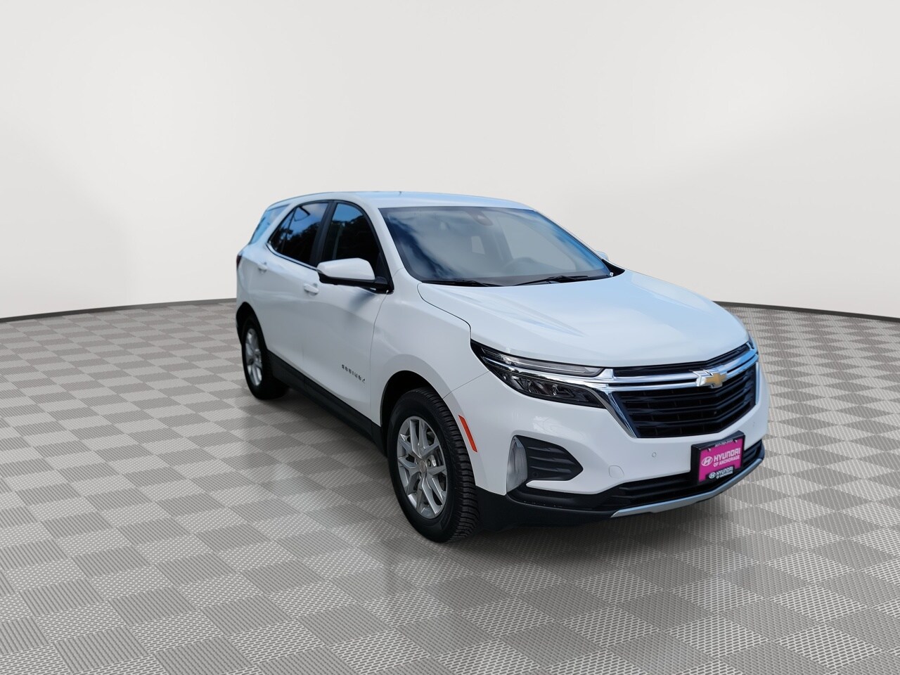2024 Chevrolet Equinox photo 2