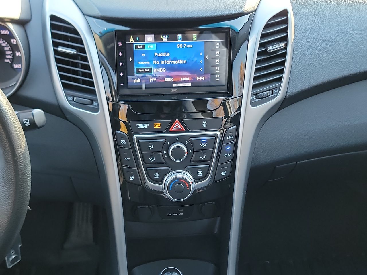 Thumbnail: 2014 Hyundai Elantra - 18