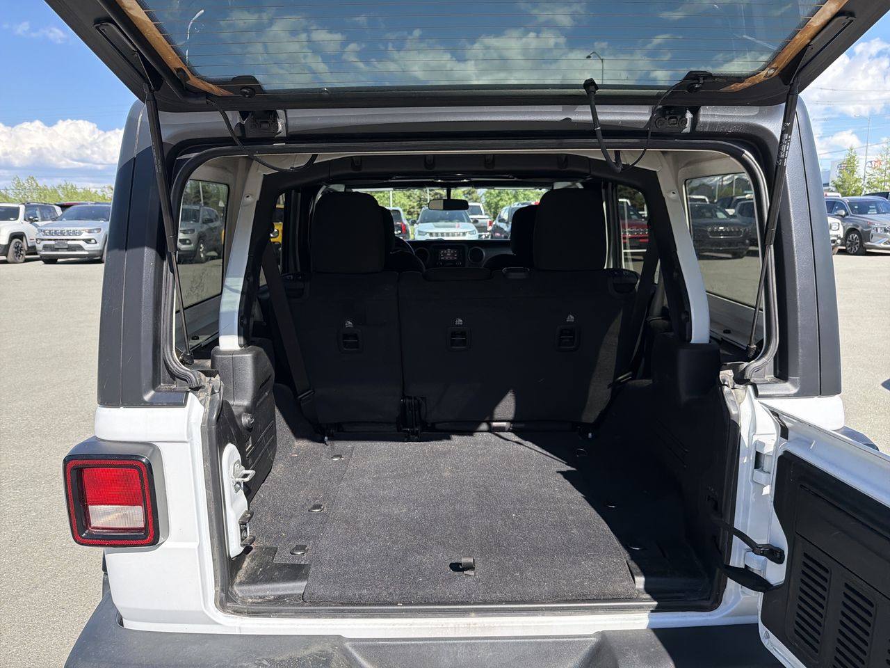 Thumbnail: 2020 Jeep Wrangler - 21