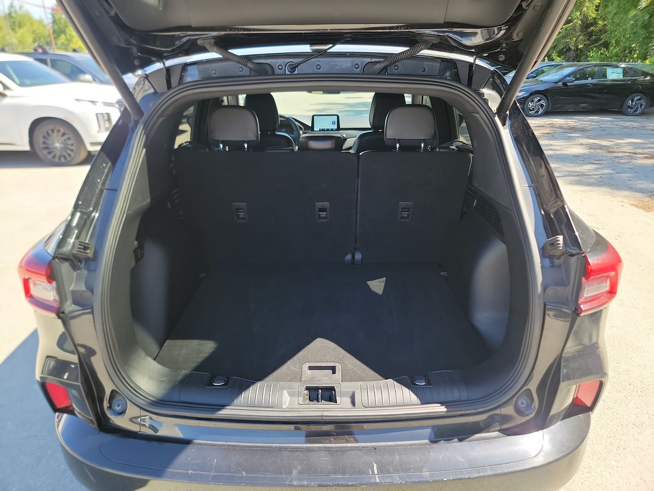 Thumbnail: 2023 Ford Escape - 21