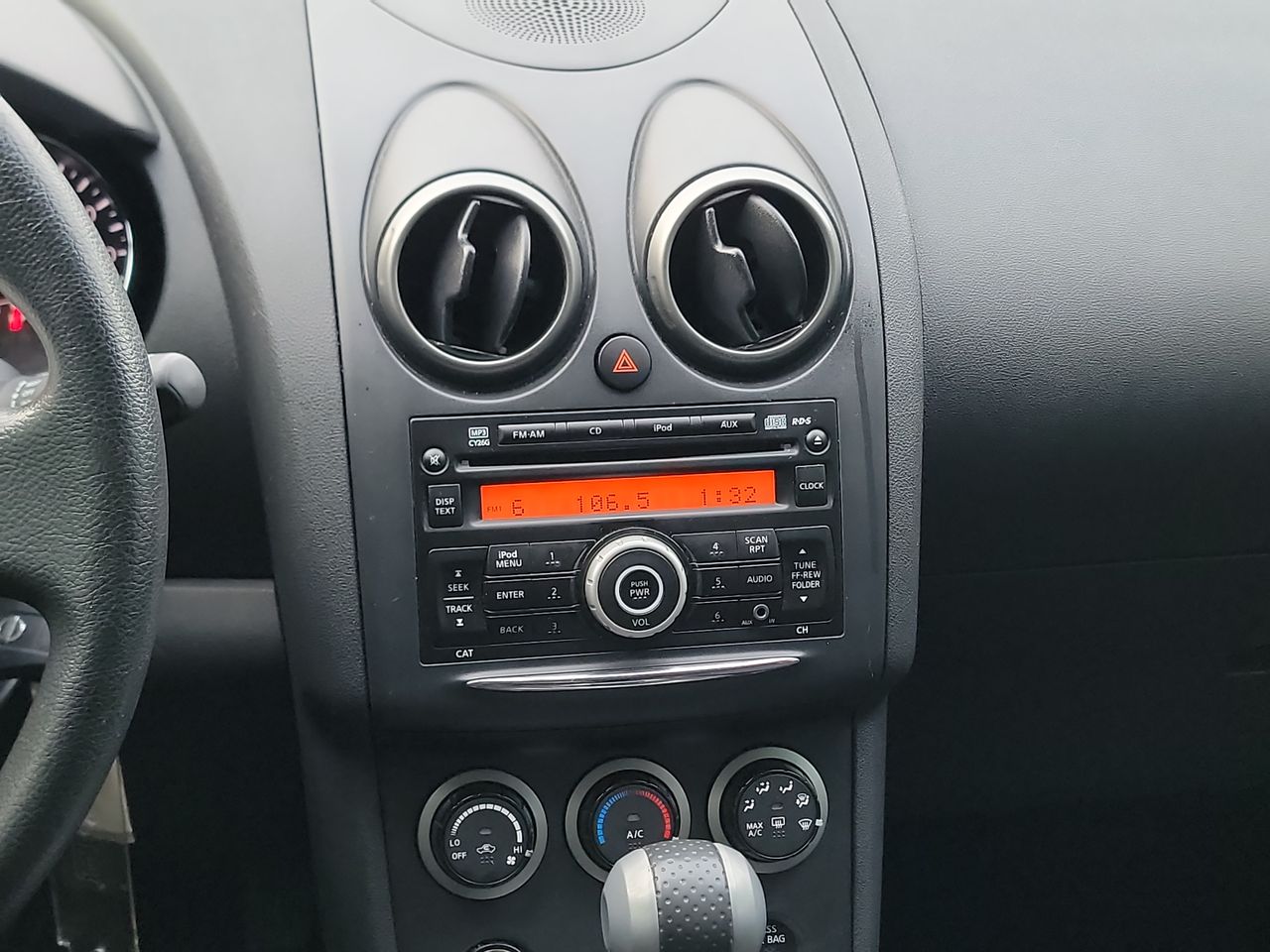 Thumbnail: 2015 Nissan Rogue - 16