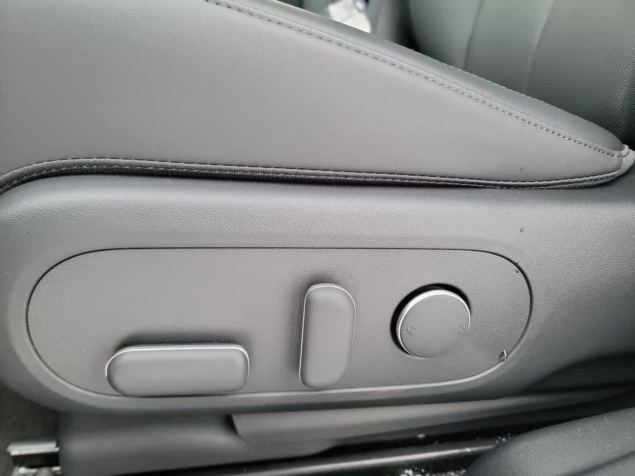 Thumbnail: 2026 Hyundai Ioniq 5 - 12