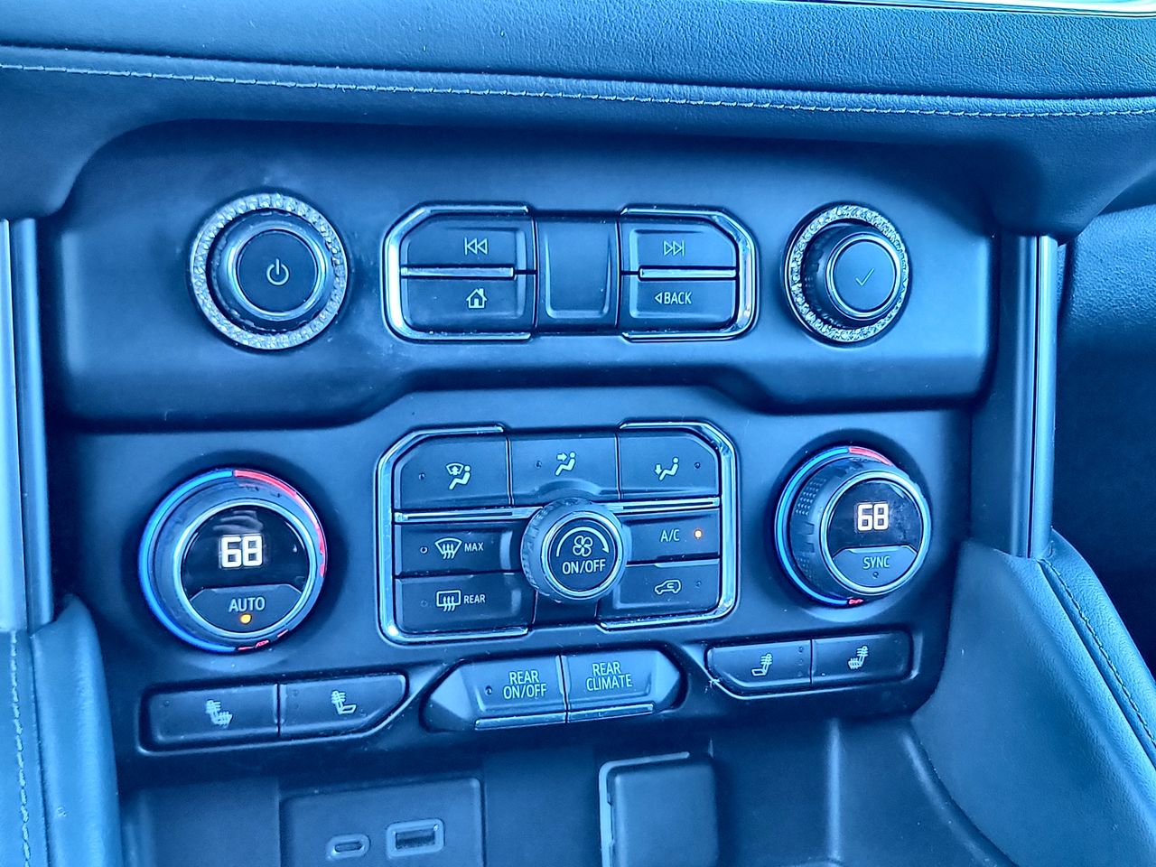 Thumbnail: 2021 Chevrolet Tahoe - 18