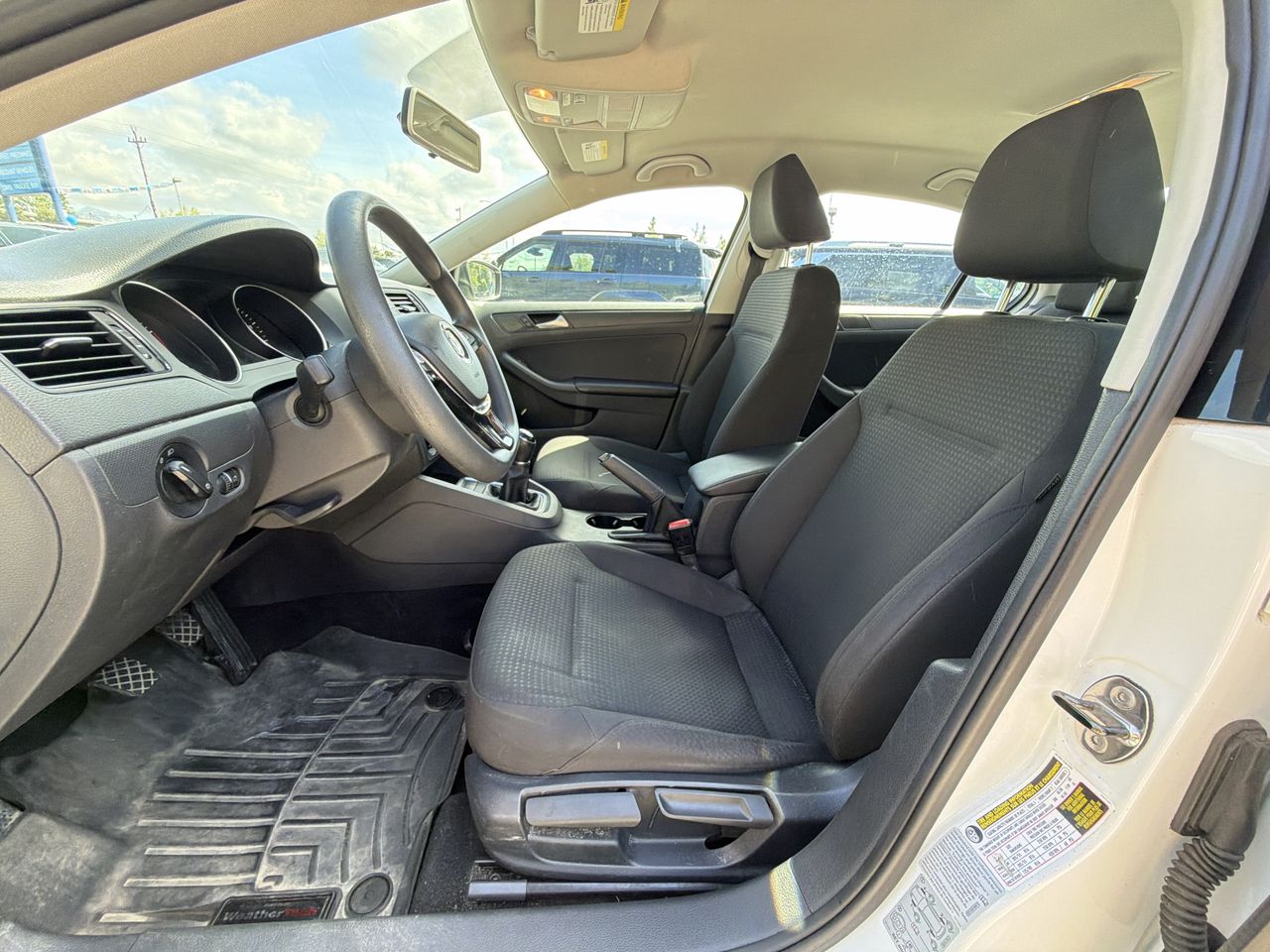 Thumbnail: 2015 Volkswagen Jetta - 13