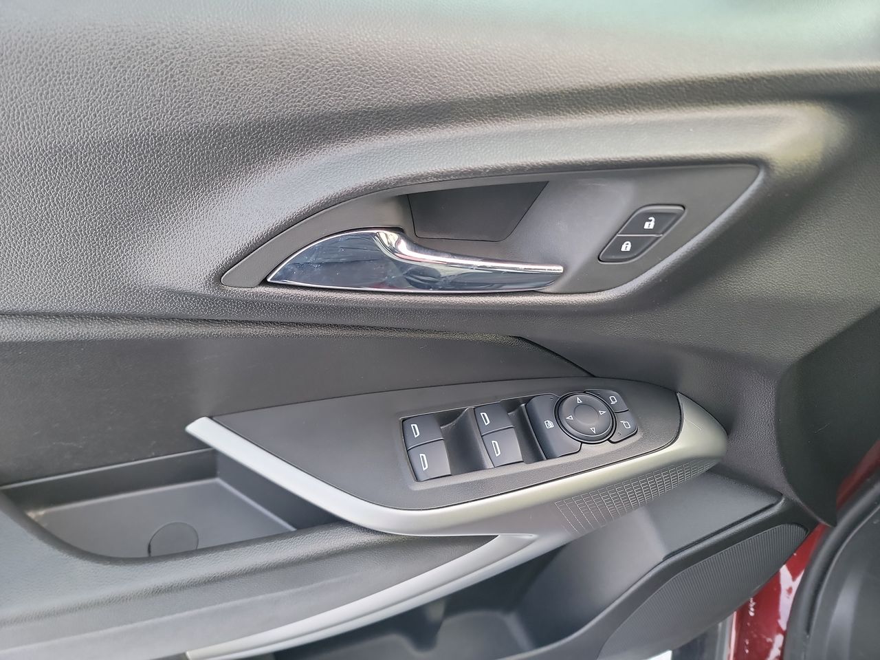 Thumbnail: 2024 Chevrolet Trax - 11