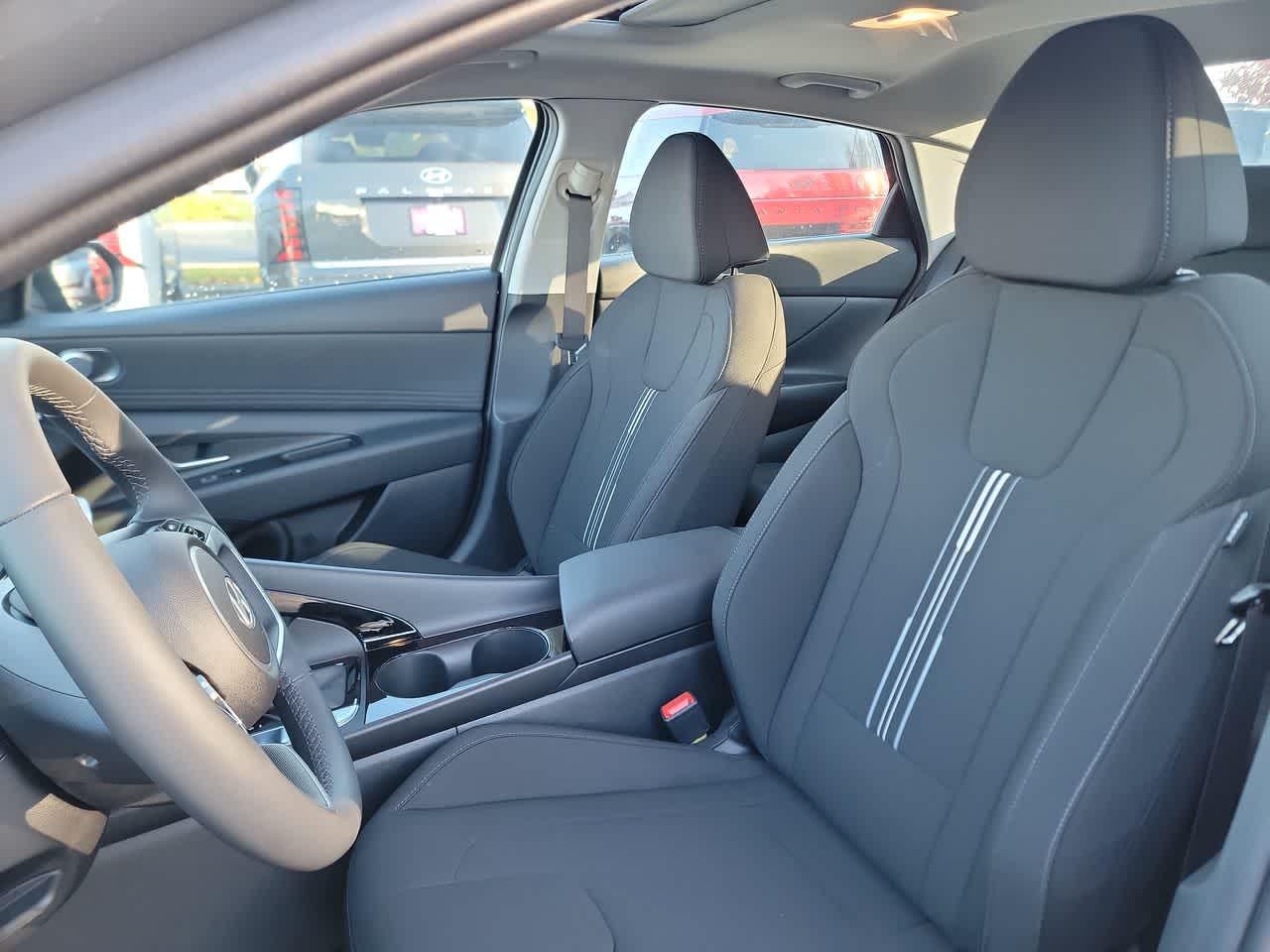 Thumbnail: 2025 Hyundai Elantra - 13