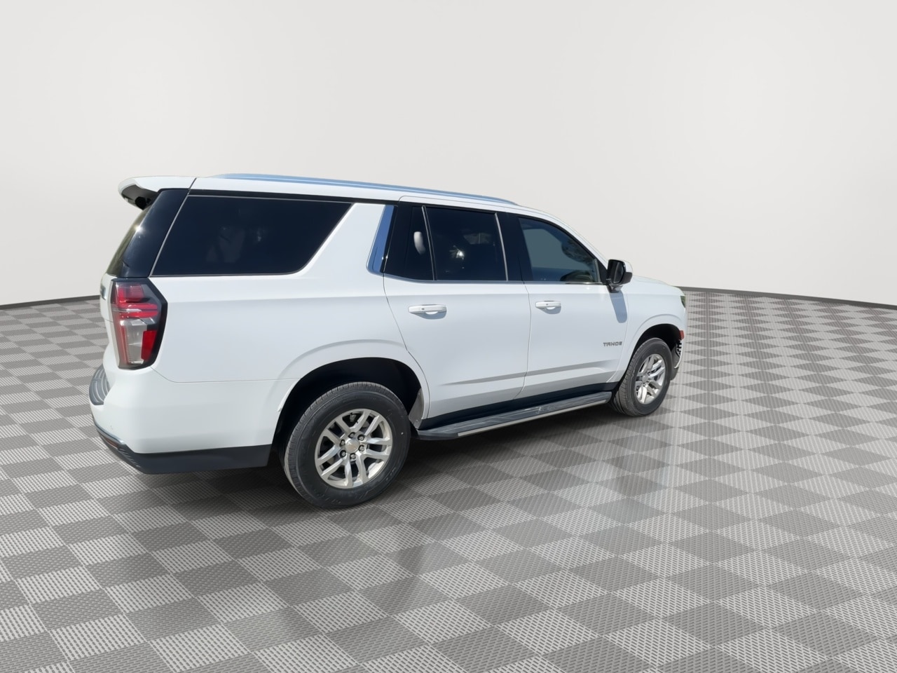 Thumbnail: 2021 Chevrolet Tahoe - 8