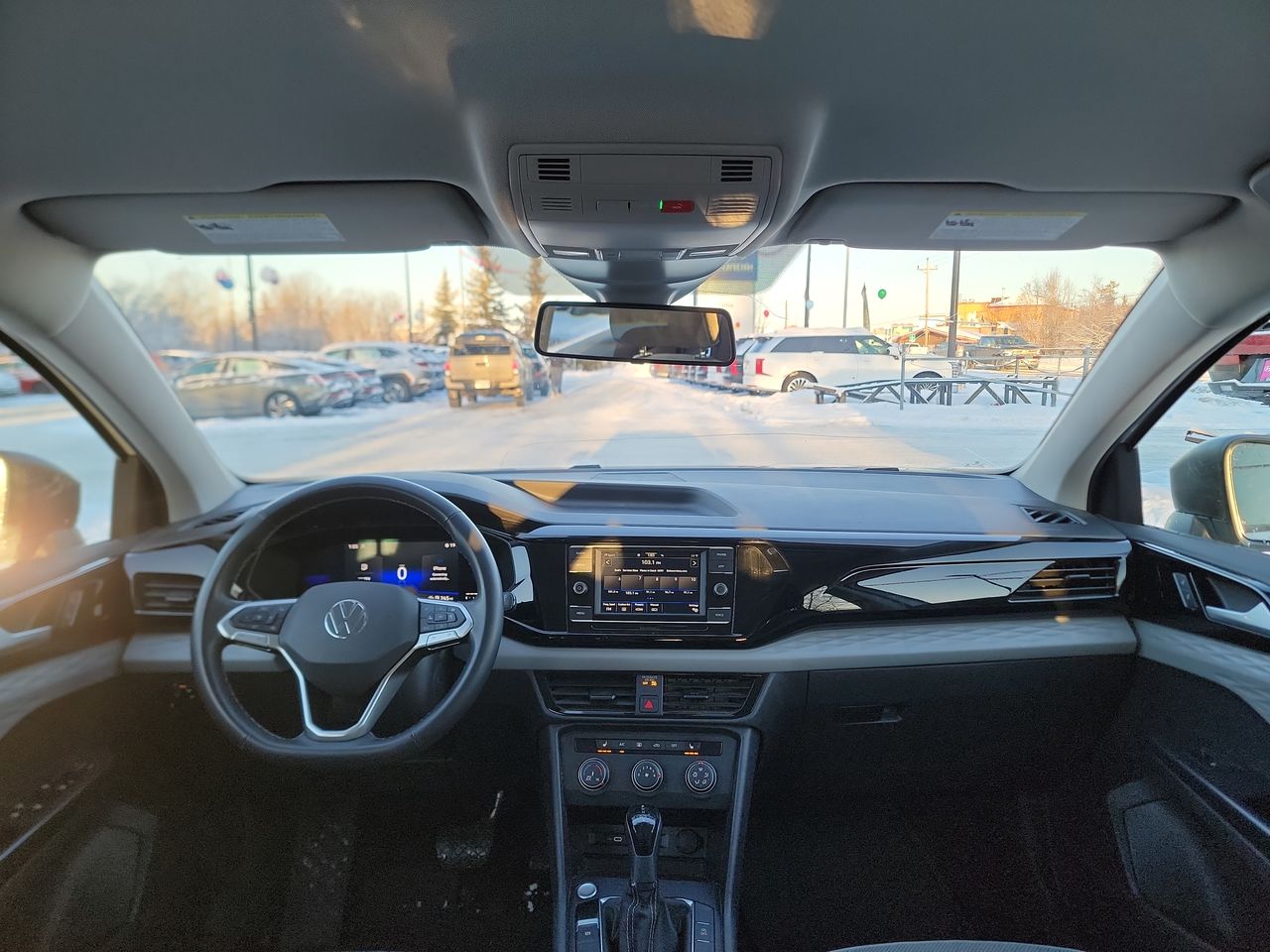 Thumbnail: 2022 Volkswagen Taos - 25