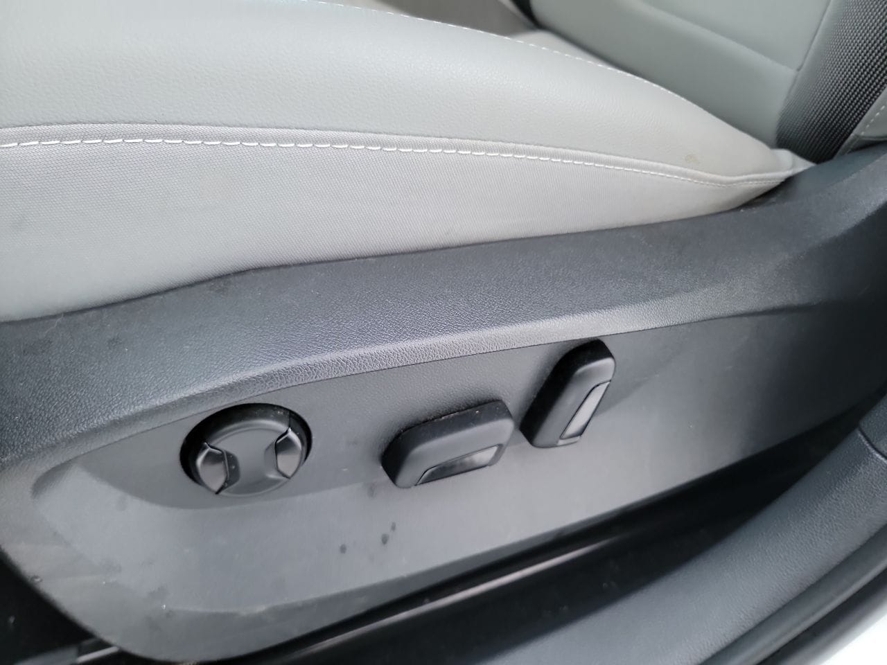 Thumbnail: 2023 Volkswagen Taos - 12