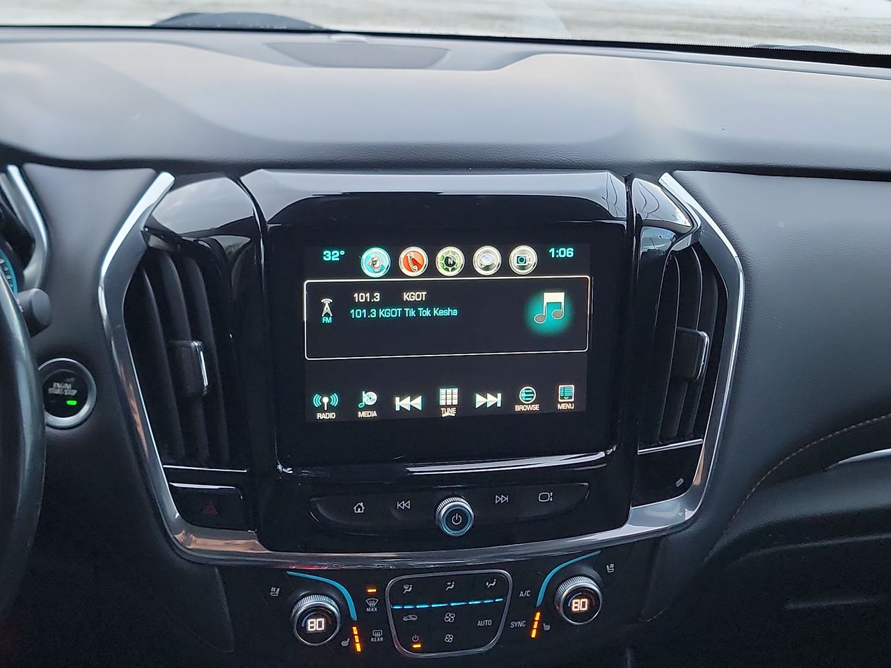 Thumbnail: 2018 Chevrolet Traverse - 16