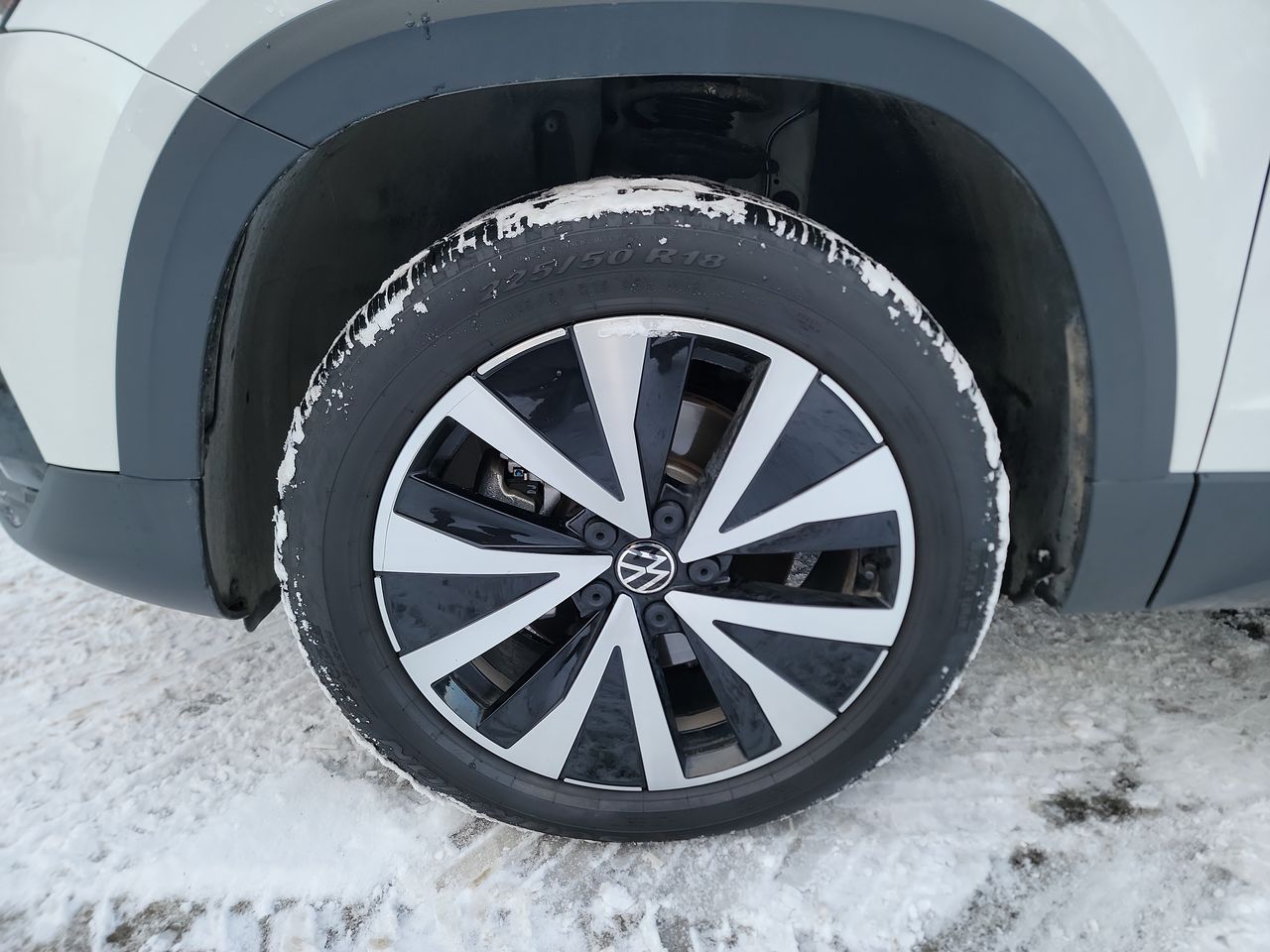 Thumbnail: 2023 Volkswagen Taos - 10