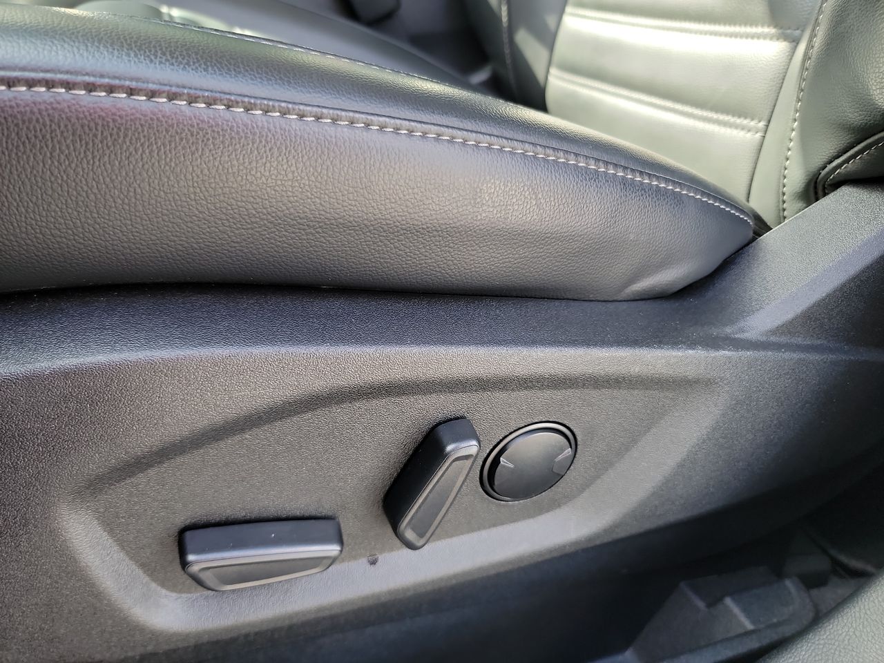 Thumbnail: 2023 Ford Edge - 12