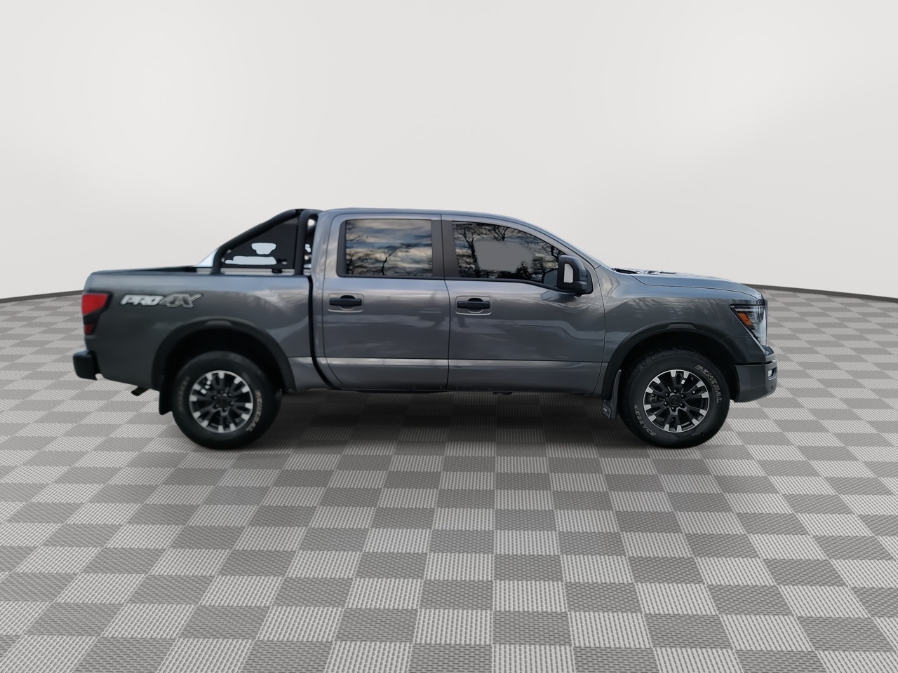 Thumbnail: 2022 Nissan Titan - 9