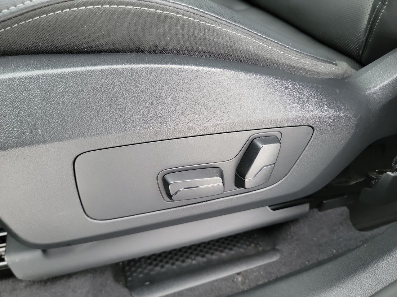 Thumbnail: 2025 BMW X1 - 12