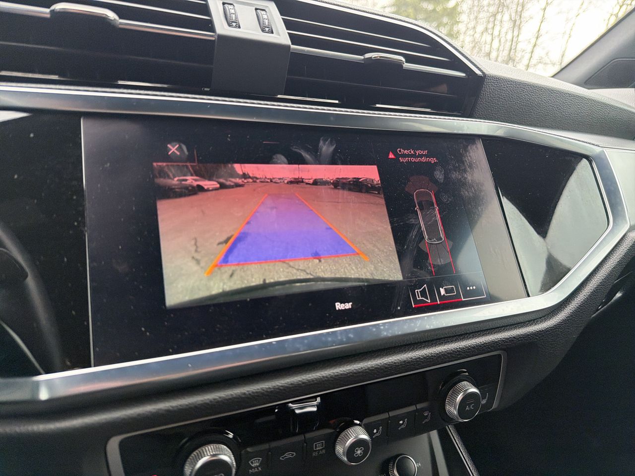 Thumbnail: 2020 Audi Q3 - 17