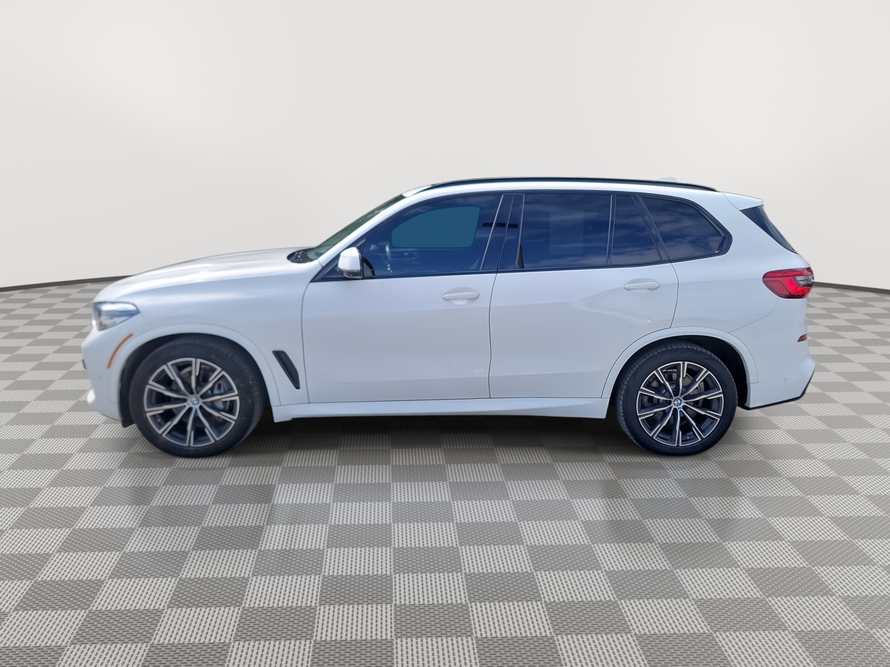 Thumbnail: 2020 BMW X5 - 5