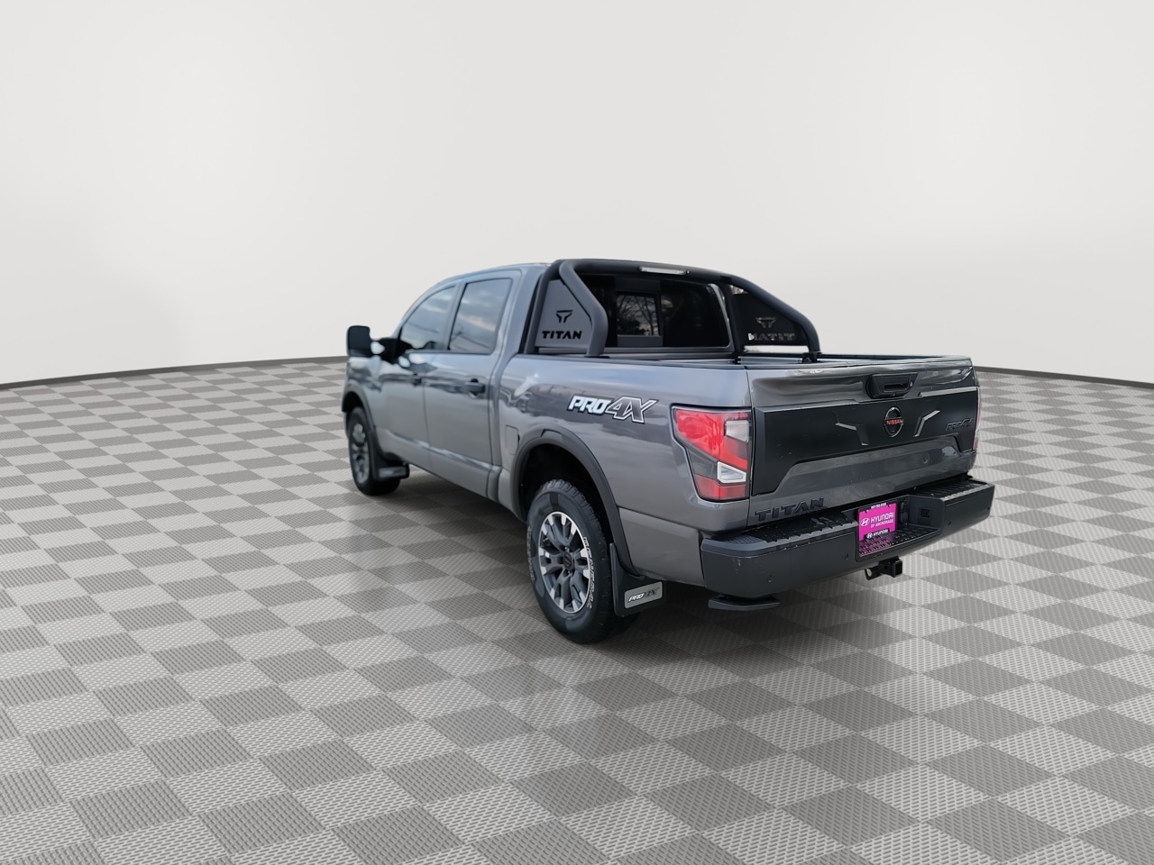 Thumbnail: 2022 Nissan Titan - 6