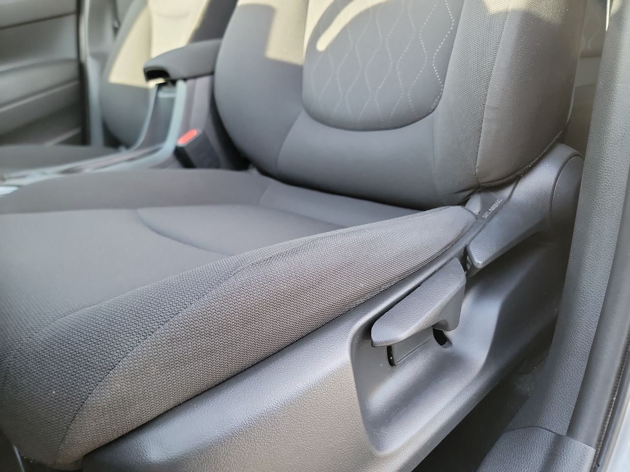 Thumbnail: 2022 Toyota Corolla Cross - 12