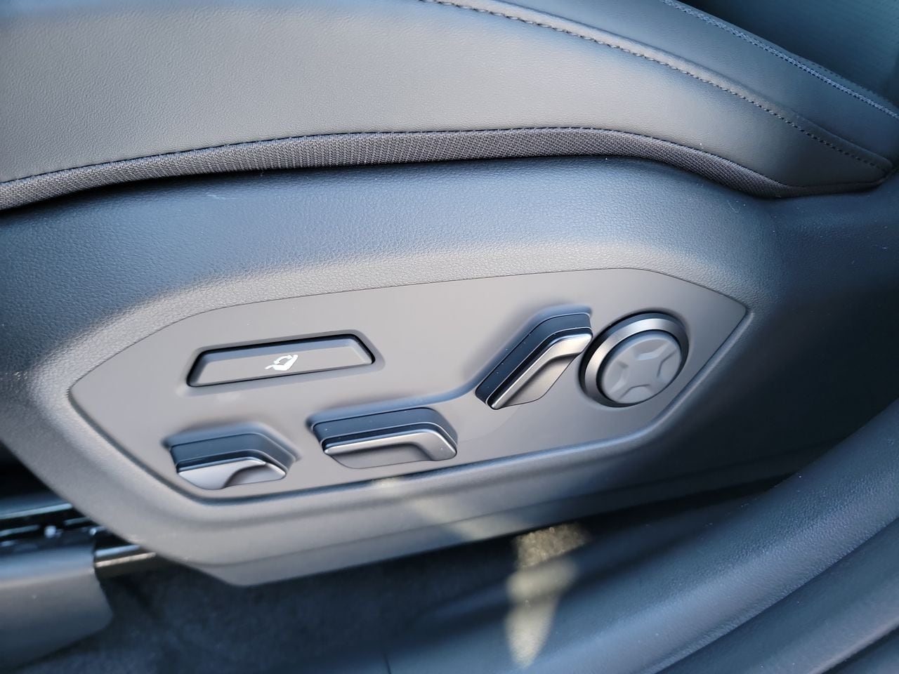 Thumbnail: 2026 Hyundai Santa Fe - 12