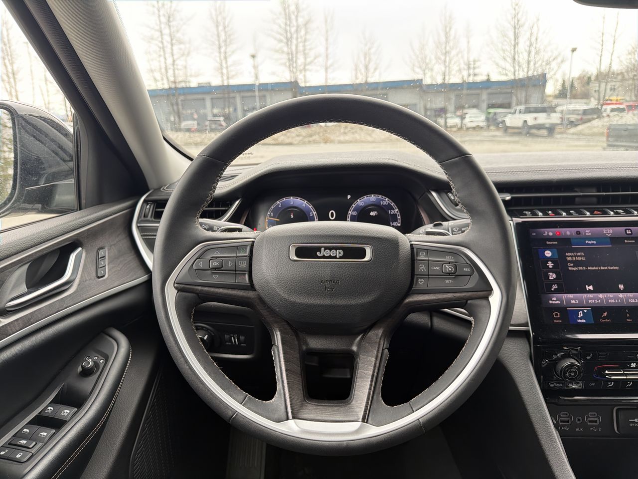 Thumbnail: 2023 Jeep Grand Cherokee - 14