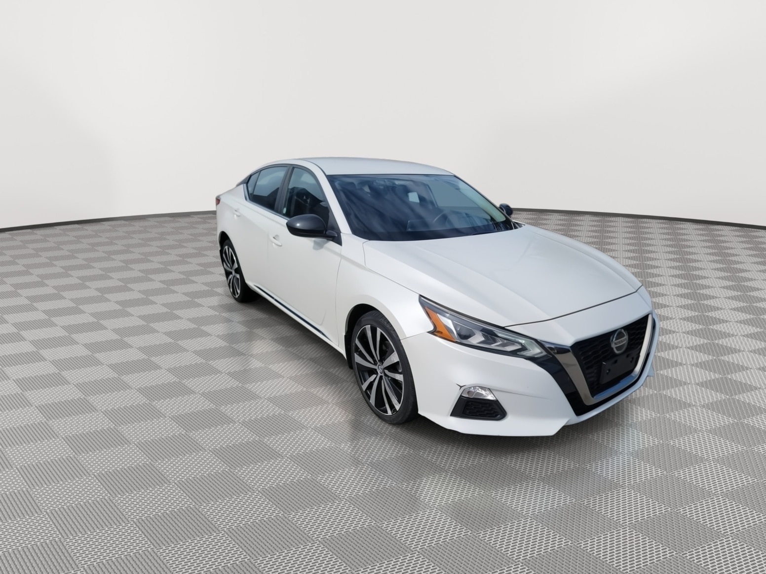 Used 2019 Nissan Altima SR with VIN 1N4BL4CW0KC219667 for sale in Anchorage, AK