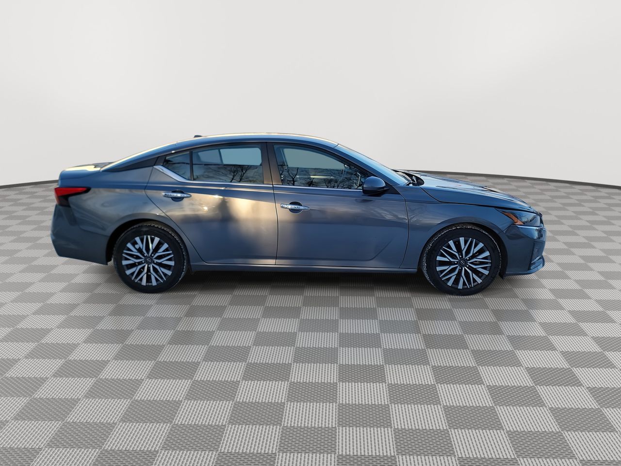Thumbnail: 2023 Nissan Altima - 9