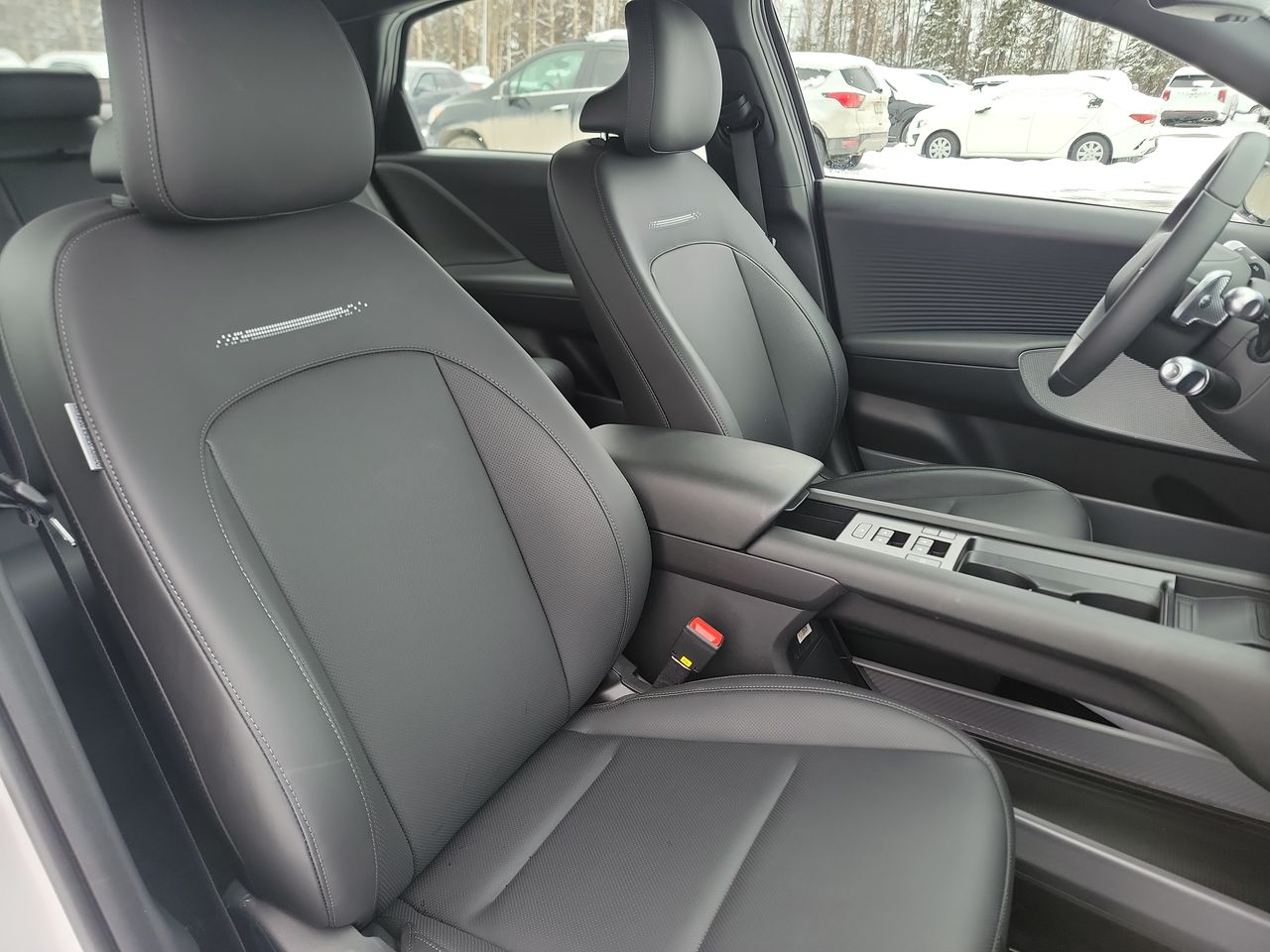 Thumbnail: 2023 Hyundai Ioniq 6 - 21