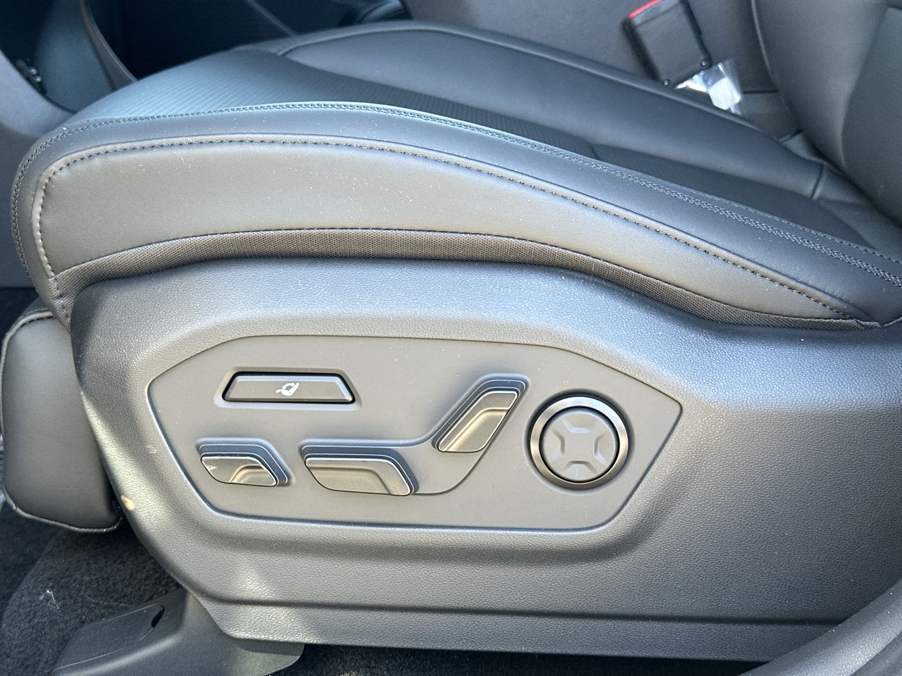 Thumbnail: 2026 Hyundai Santa Fe - 12