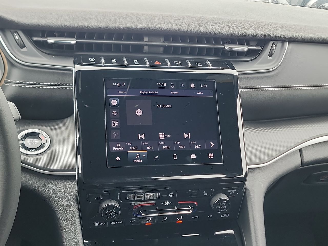 Thumbnail: 2024 Jeep Grand Cherokee L - 16