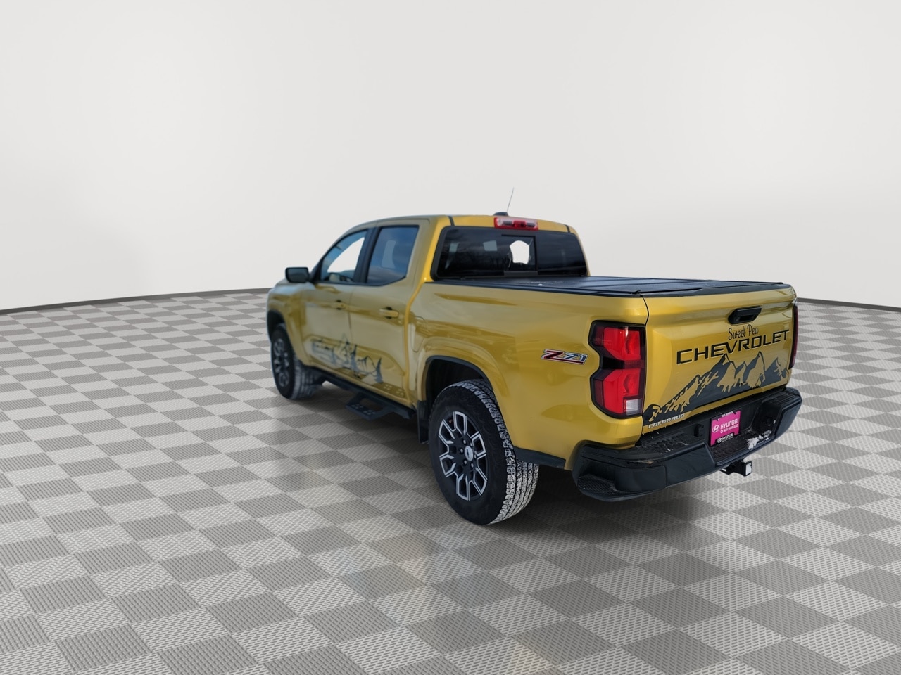 Thumbnail: 2023 Chevrolet Colorado - 6