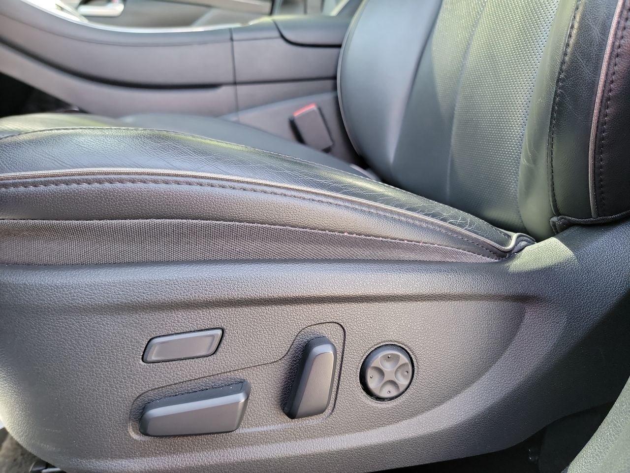 2023 Hyundai Santa Fe Limited 12