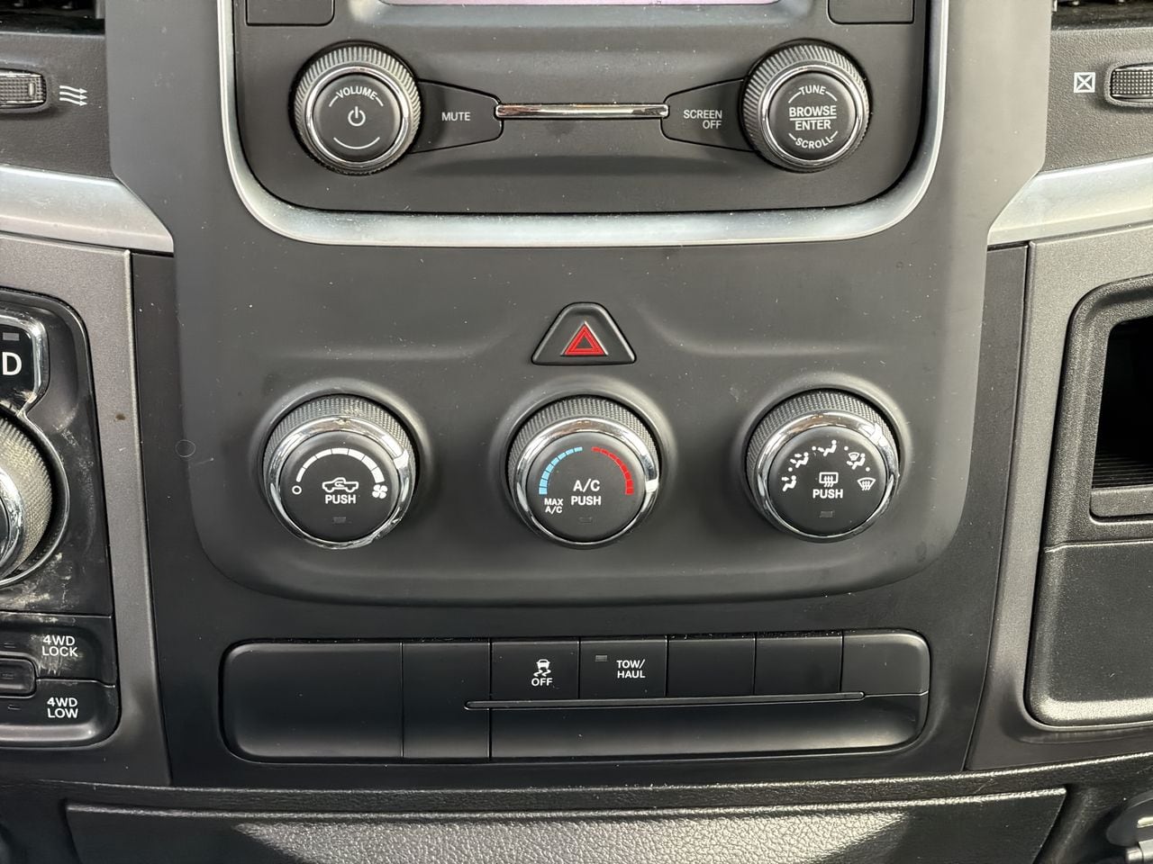 Thumbnail: 2024 RAM 1500 Classic - 18