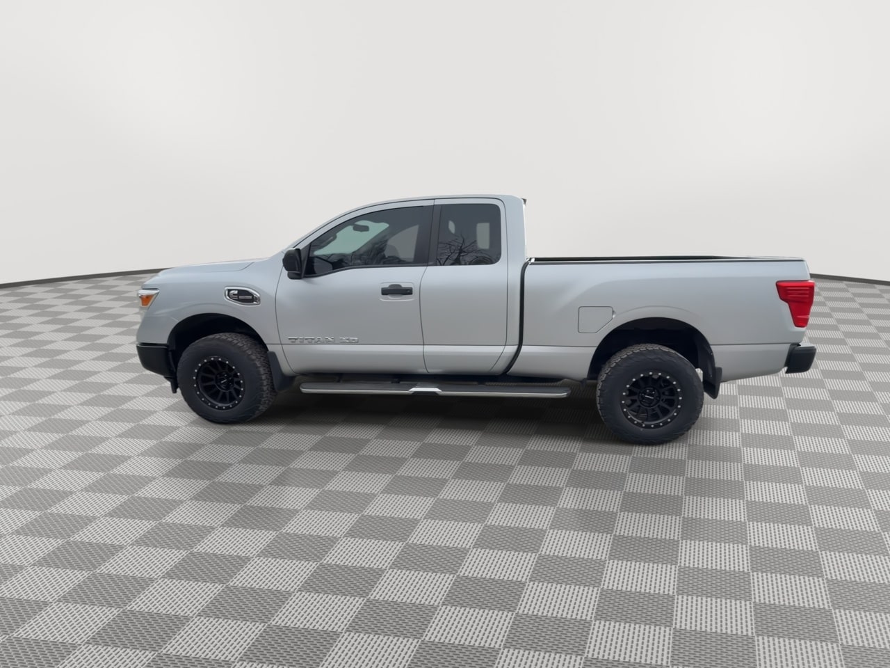 Thumbnail: 2017 Nissan Titan - 5