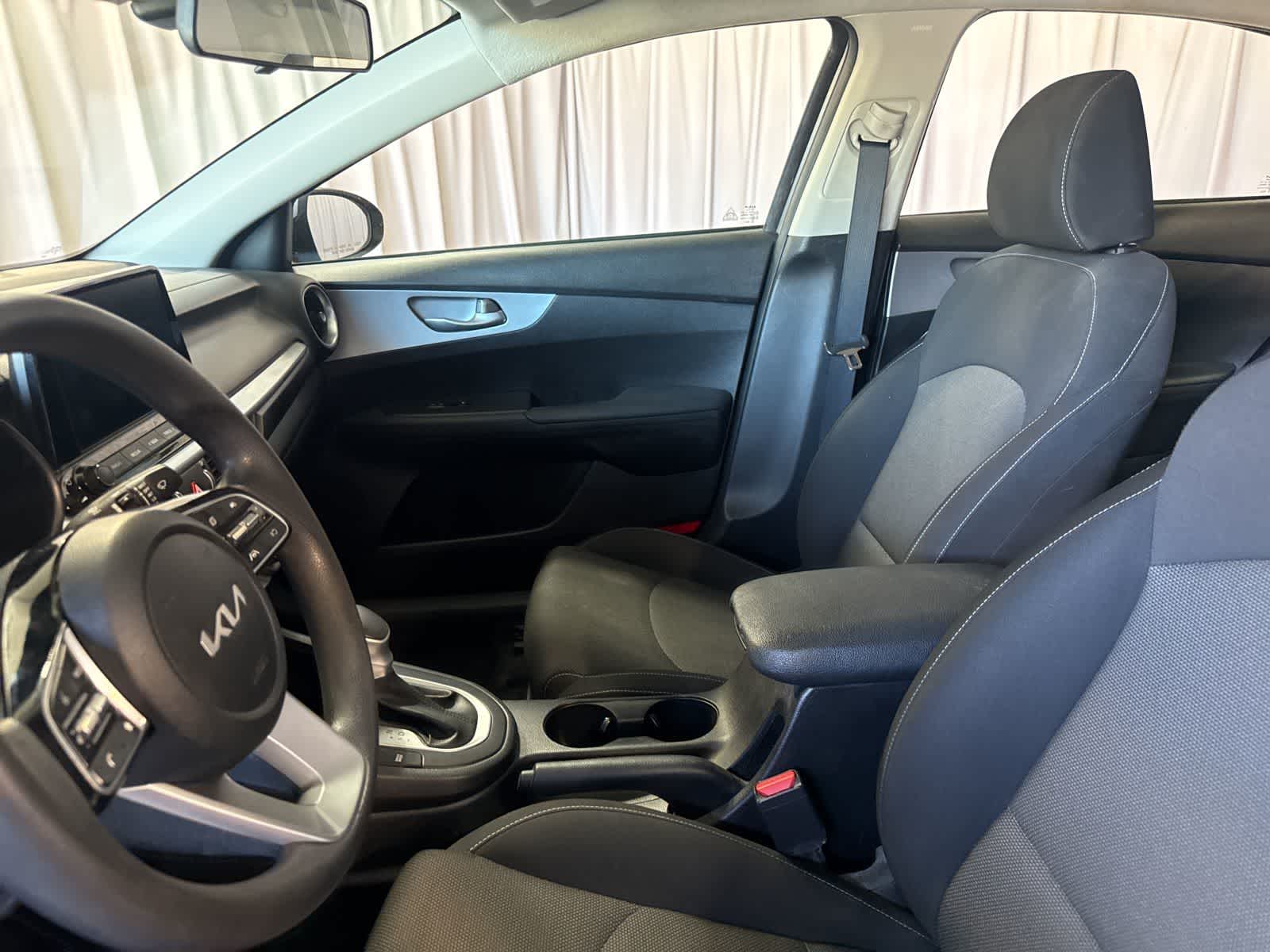 Thumbnail: 2023 Kia Forte - 19