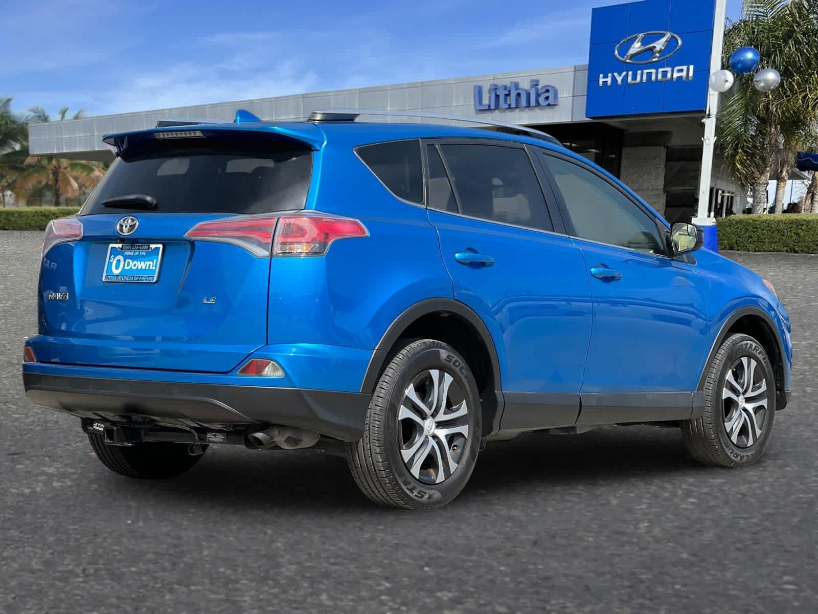 Thumbnail: 2017 Toyota RAV4 - 3