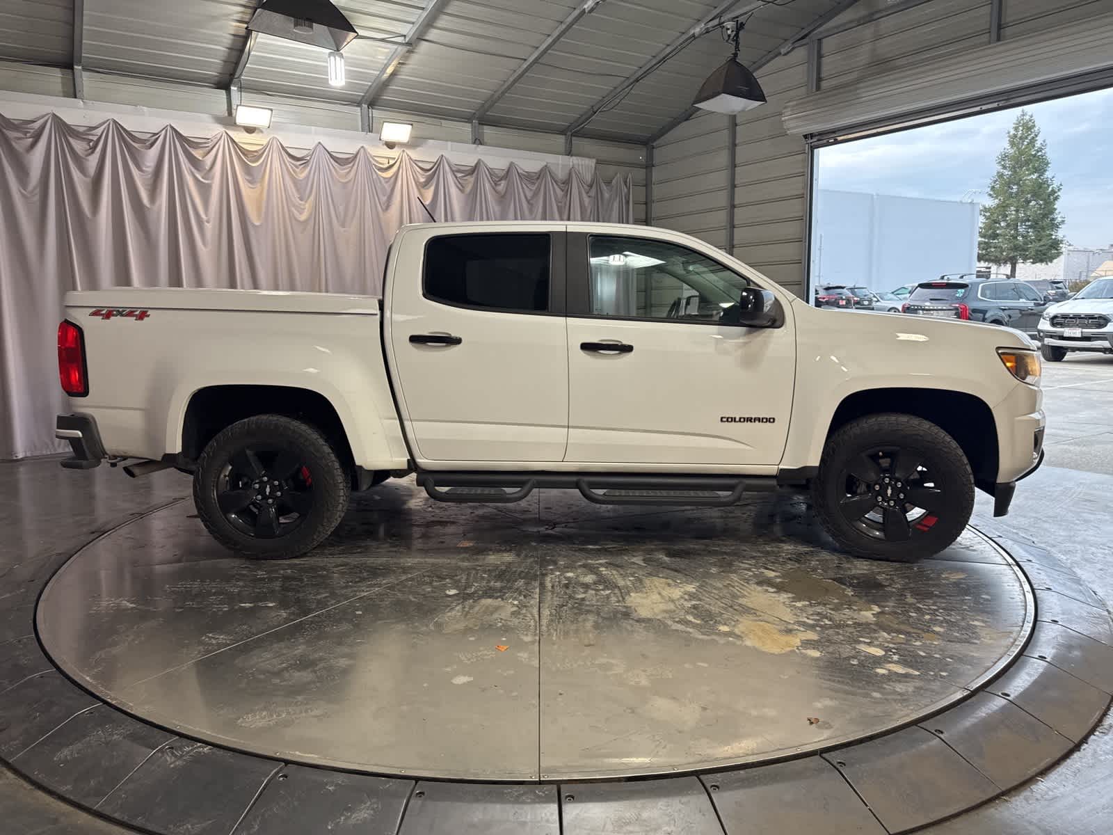 Thumbnail: 2018 Chevrolet Colorado - 4