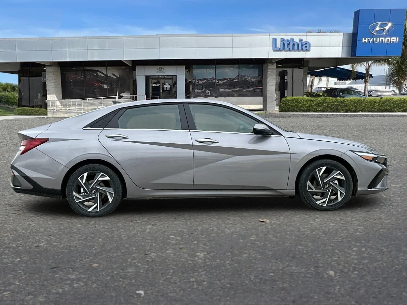 Thumbnail: 2025 Hyundai Elantra - 9