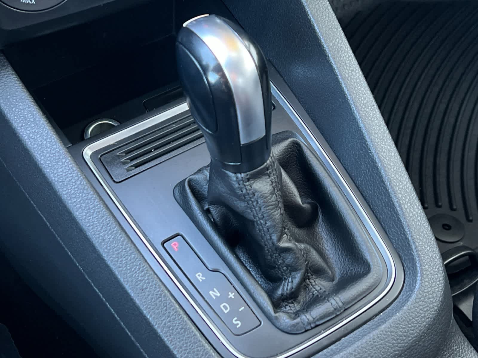 Thumbnail: 2017 Volkswagen Jetta - 21