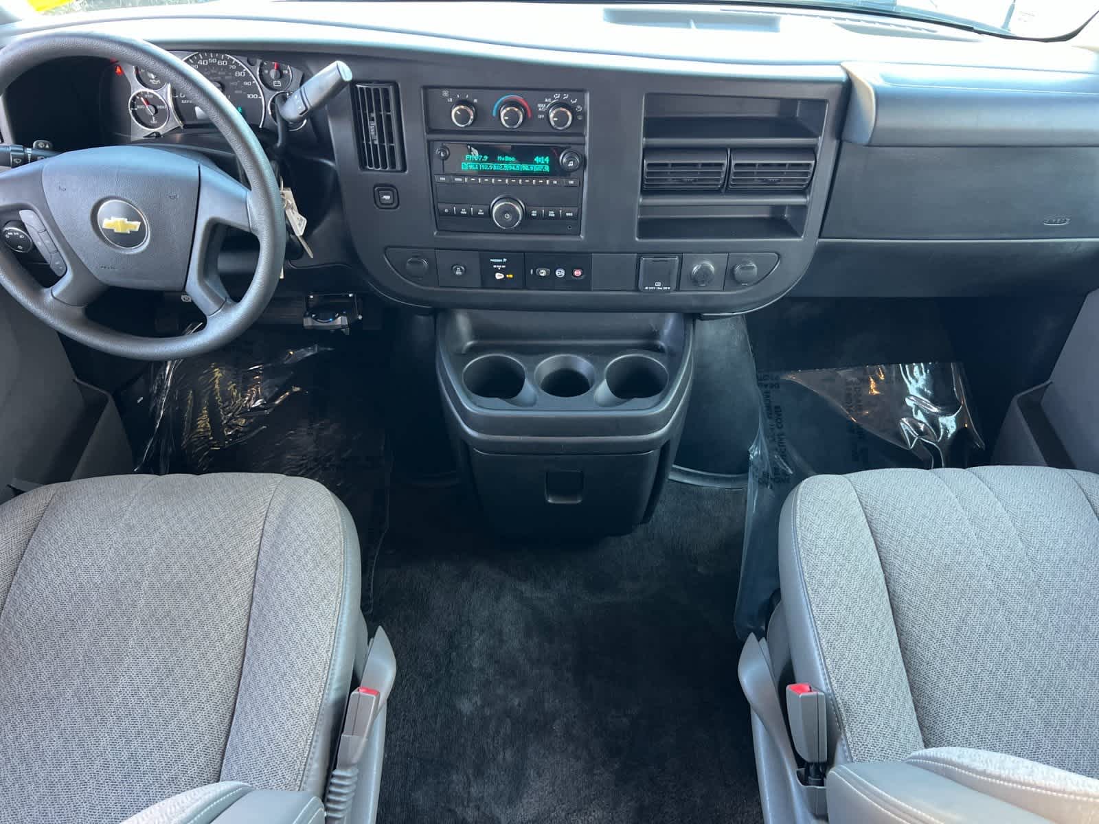 Thumbnail: 2017 Chevrolet Express - 4