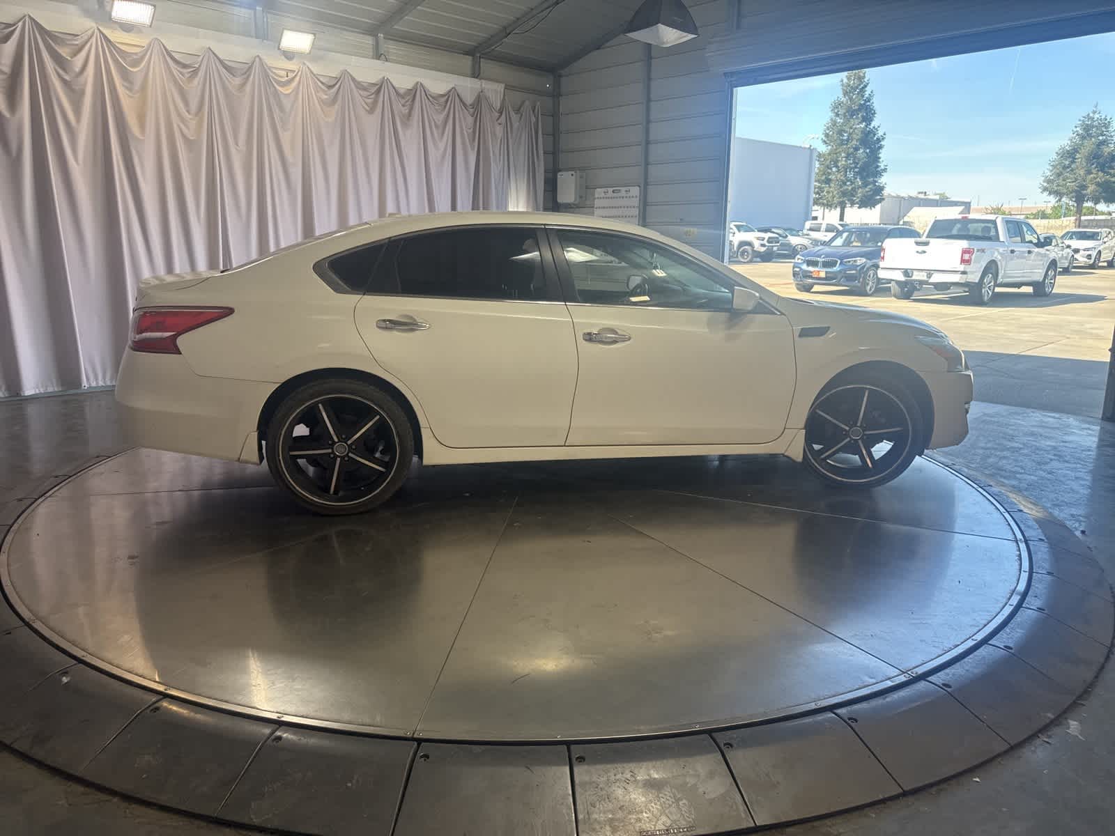 Thumbnail: 2013 Nissan Altima - 4