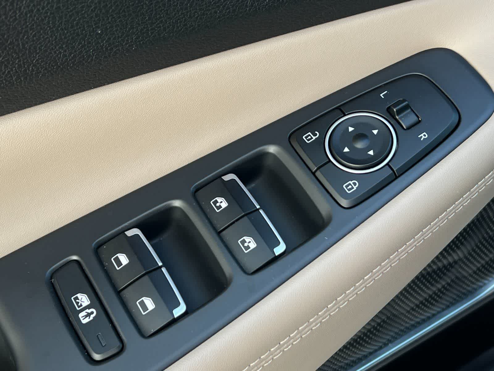 Thumbnail: 2023 Hyundai Santa Fe - 14