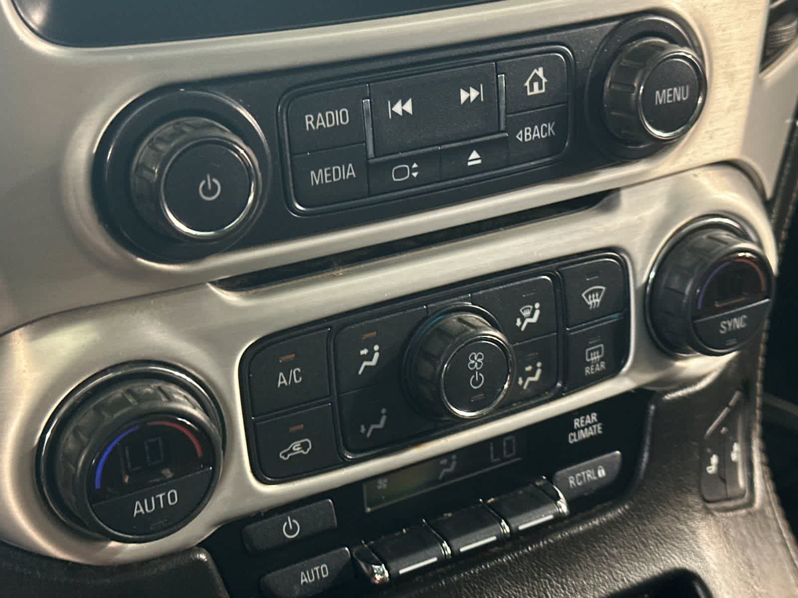 Thumbnail: 2018 GMC Yukon XL - 22