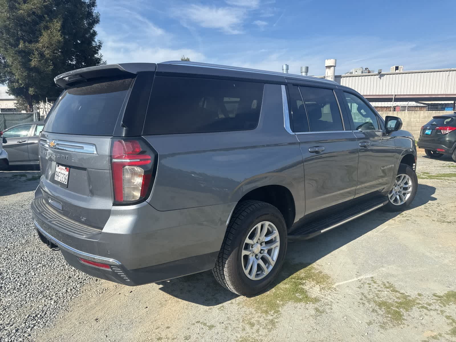 Thumbnail: 2022 Chevrolet Suburban - 5