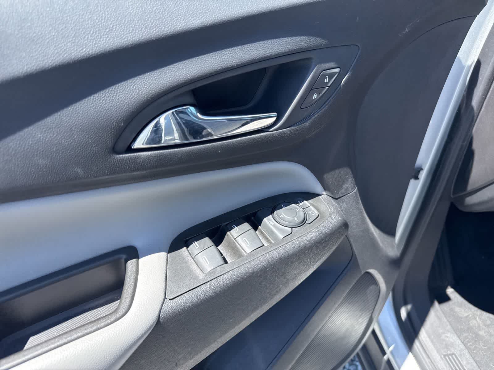Thumbnail: 2022 Chevrolet Equinox - 18