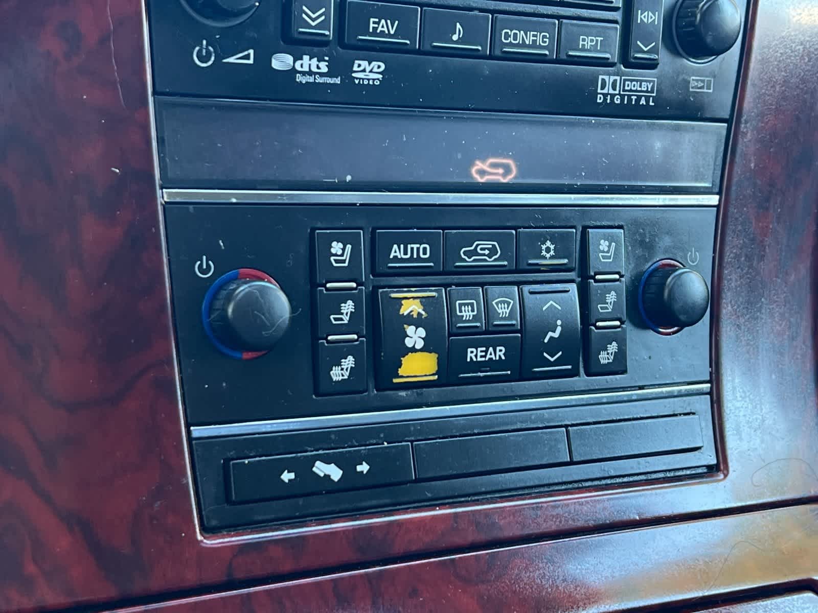 Thumbnail: 2014 Cadillac Escalade - 22