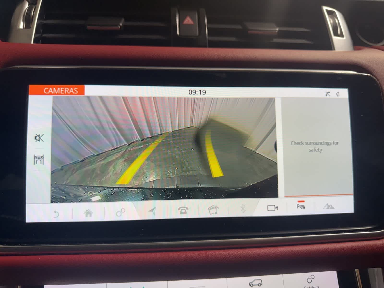 Thumbnail: 2020 Land Rover Range Rover Sport - 23